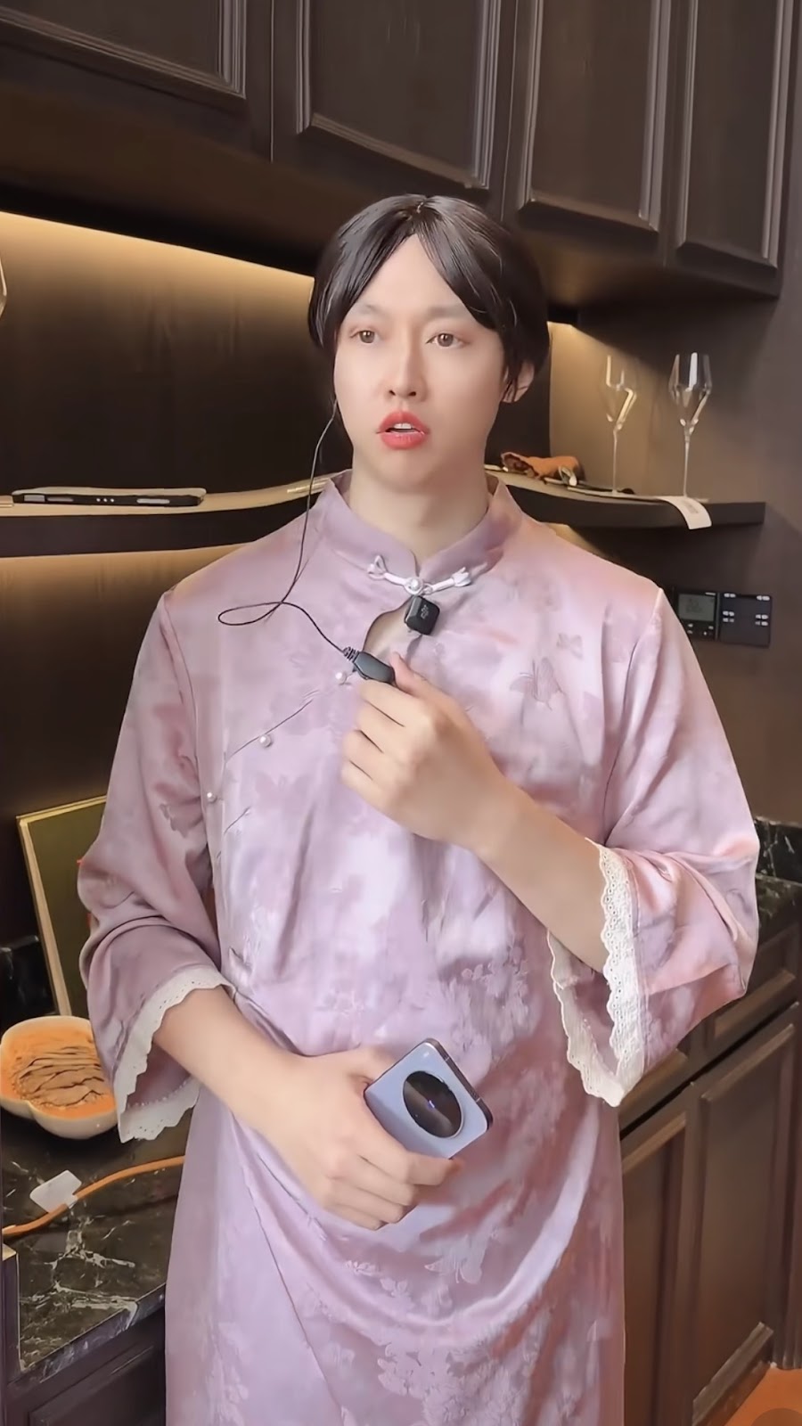 从“紫薯精”到刘文祥麻辣烫：抖音时代的意外爆红现象