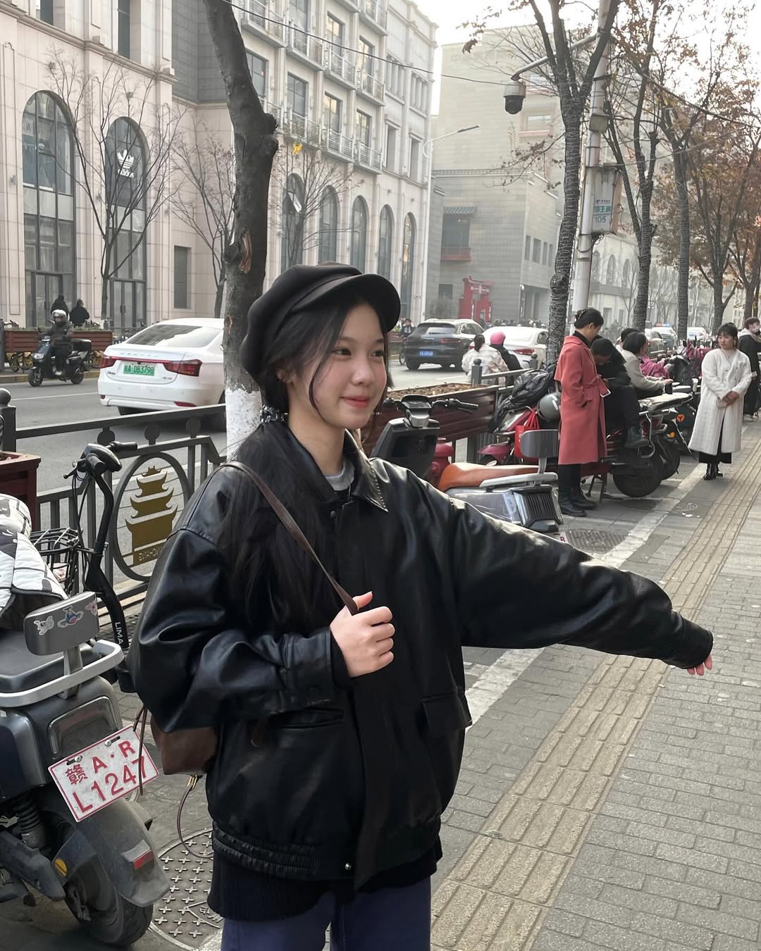 我发现了一位很会拍照的马来西亚女生，她的照片像电影截图