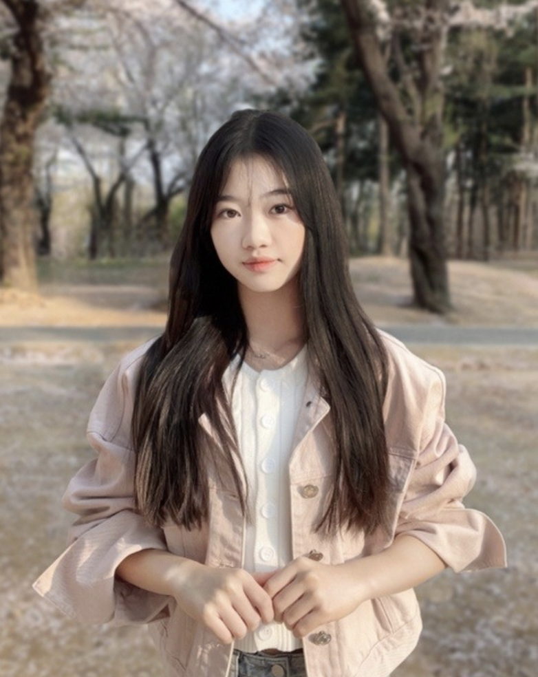 童星光环加持，罗夏恩出道在即？Stayc师妹团的“预热王炸”来了